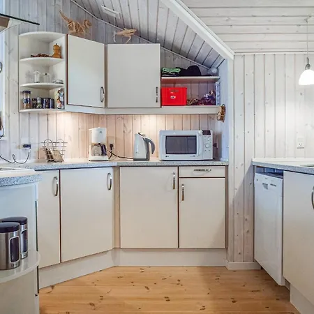 Three-bedroom In Nordenbro Vesteregn