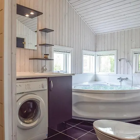 Three-bedroom In * Nordenbro Vesteregn